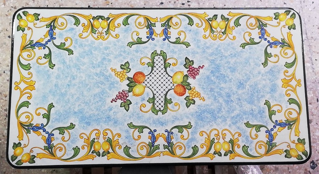 tavolo pietra lavica decorato a mano