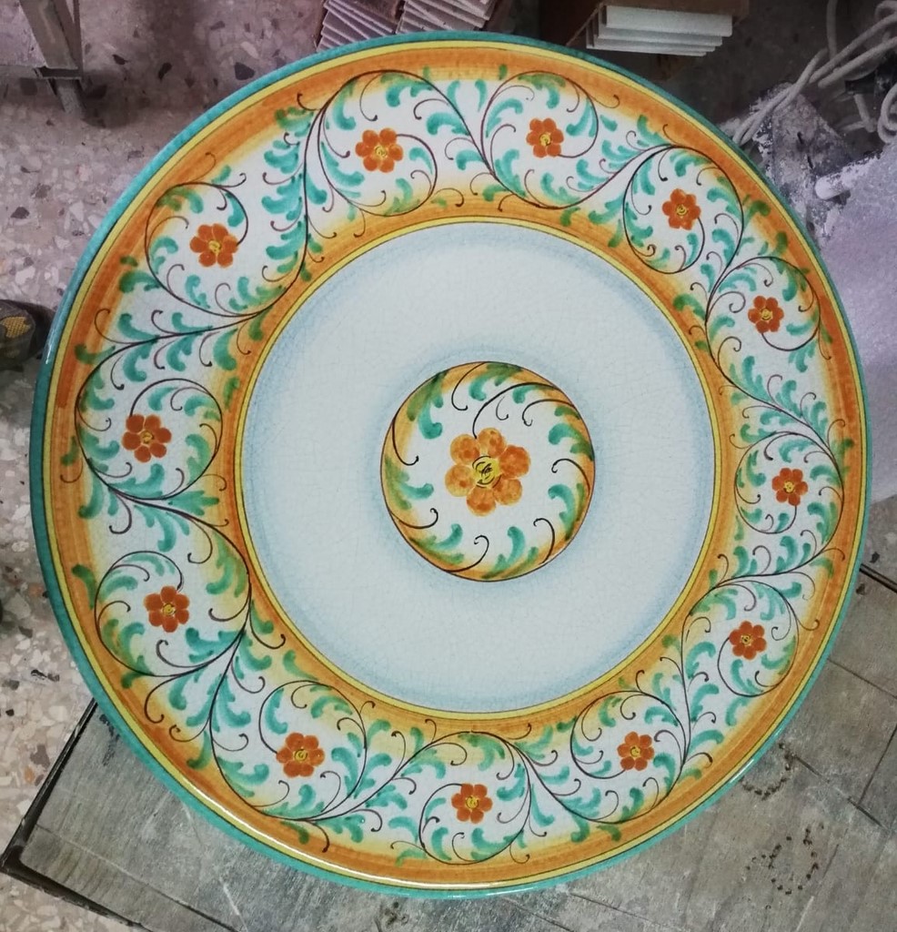 tavolo pietra lavica decorato a mano