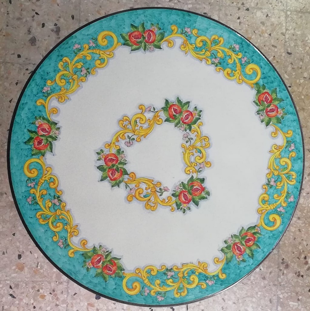 tavolo pietra lavica decorato a mano