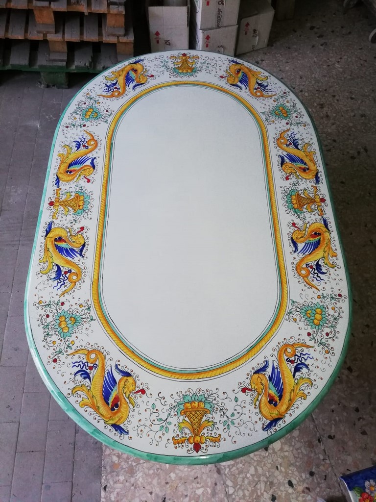 tavolo pietra lavica decorato a mano