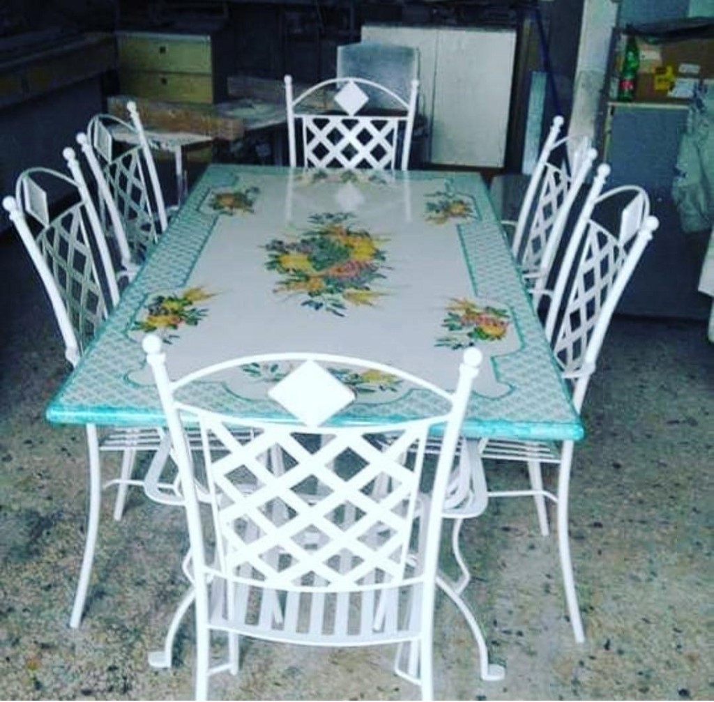 tavolo pietra lavica decorato a mano