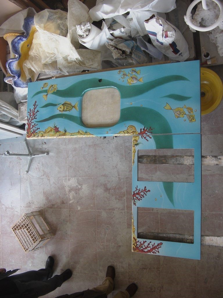 tavolo pietra lavica decorato a mano