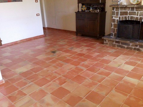 Cotto fatto a mano tipo fiammato